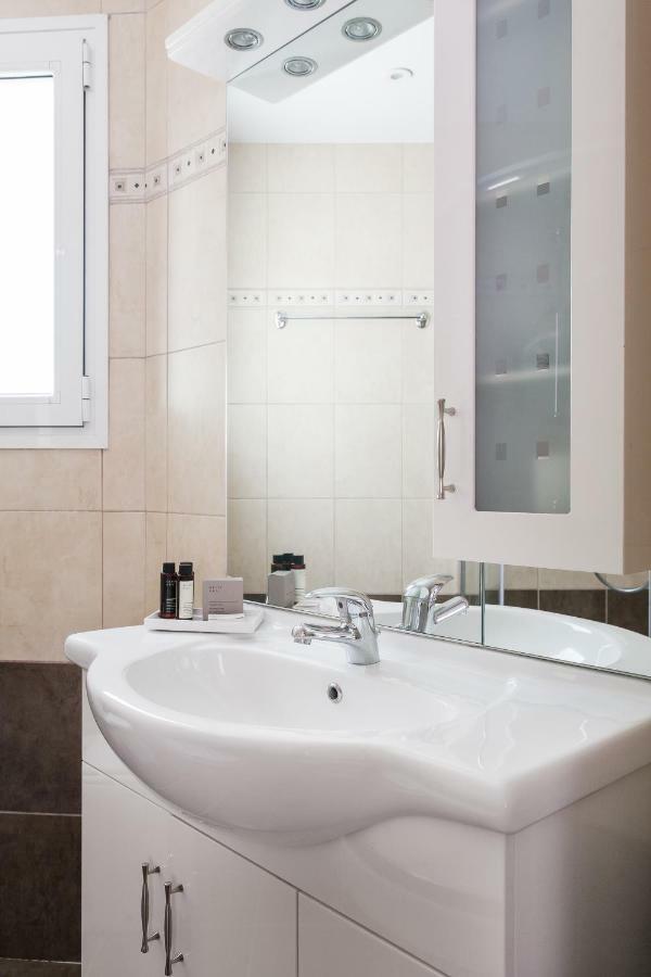 Delightful 1Bd Apartment In Plaka By Upstreet Афины Экстерьер фото
